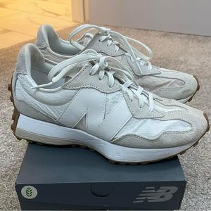 Ladies New Balance 327 white and sea salt